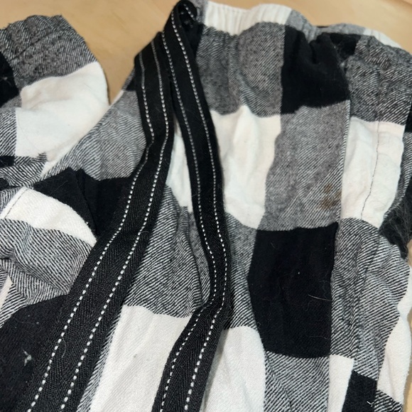 Womens Gingham Pants - Picture 3 of 5